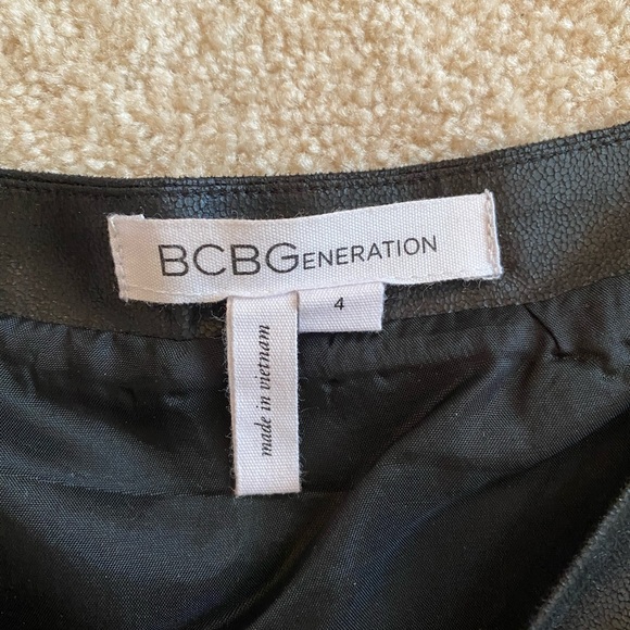 BCBGeneration Black and White Houndstooth Skirt - Picture 3 of 4